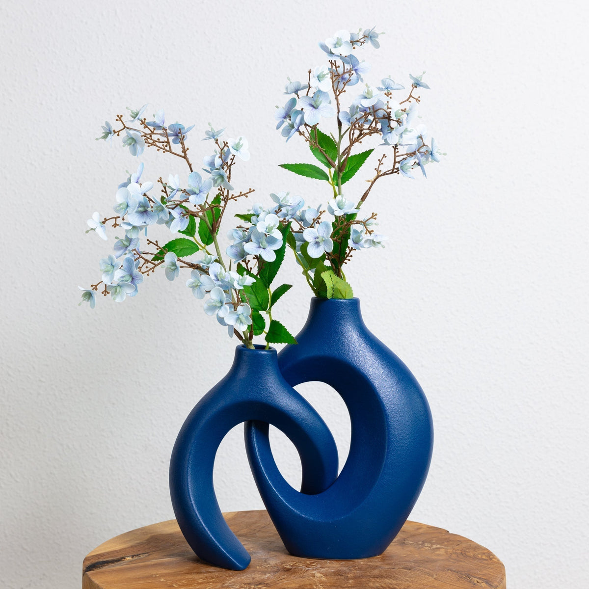 Mosrugs | Gleora Intertwined Ceramic Flower Vase – Elegant Decorative Centrepiece for Modern & Classic Interiors