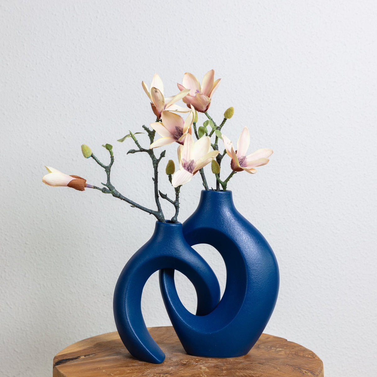 Mosrugs | Gleora Intertwined Ceramic Flower Vase – Elegant Decorative Centrepiece for Modern & Classic Interiors