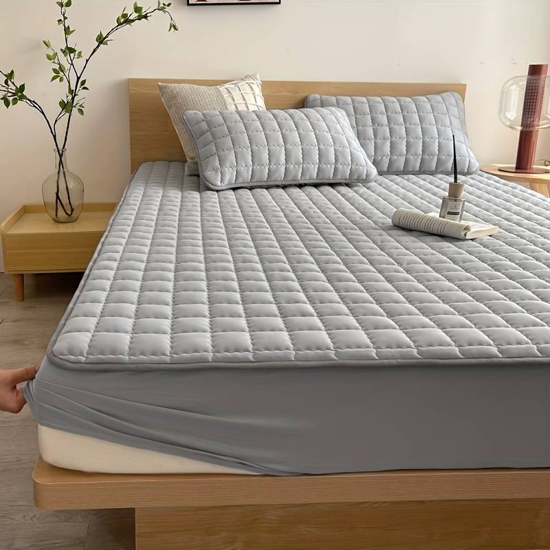 Mosrugs | King Size Waterproof Mattress Protector, Soft and Breathable Mattress Cover for Ultimate Comfort