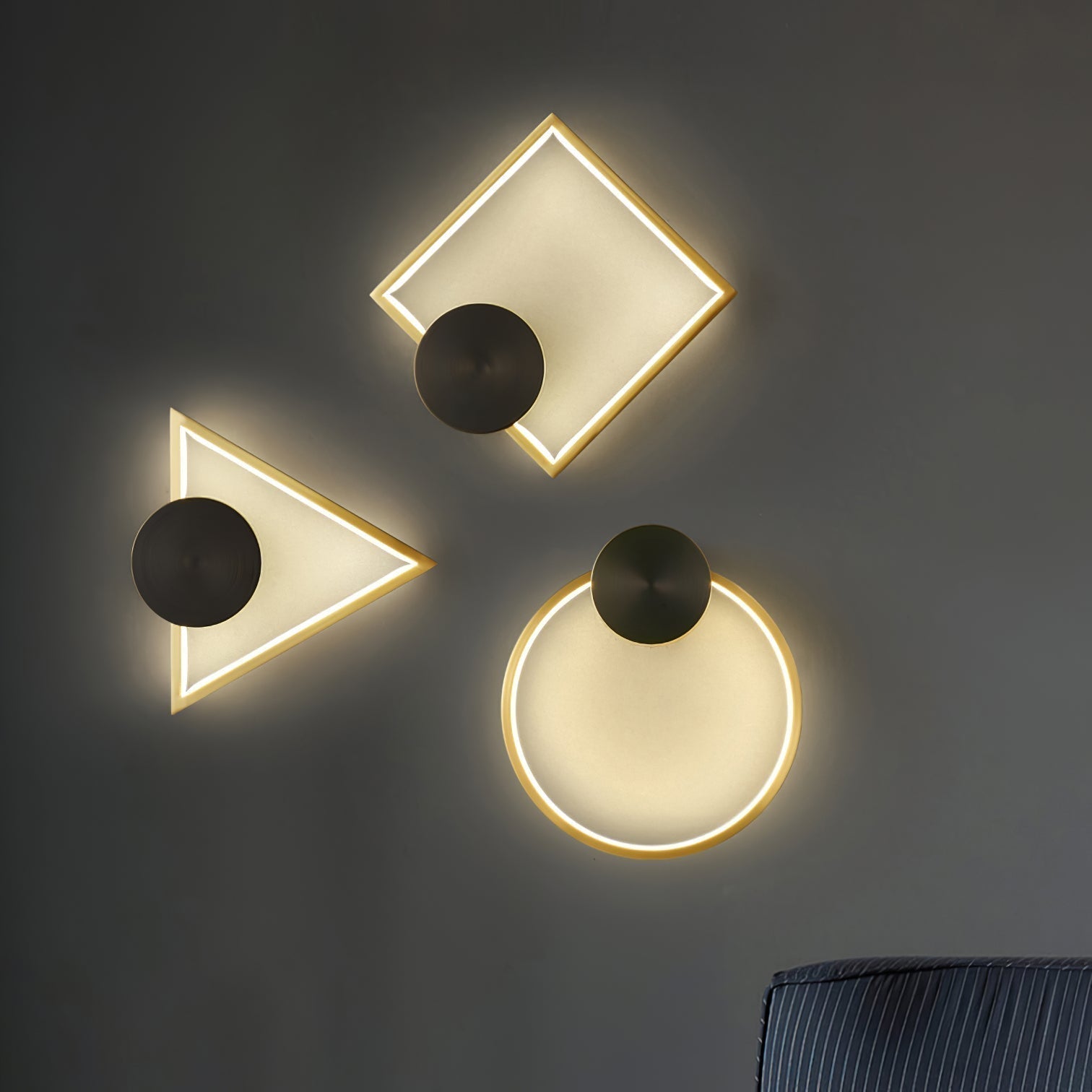 Mosrugs | GeoLight – Sleek Geometric Wall Lamp for Contemporary Spaces