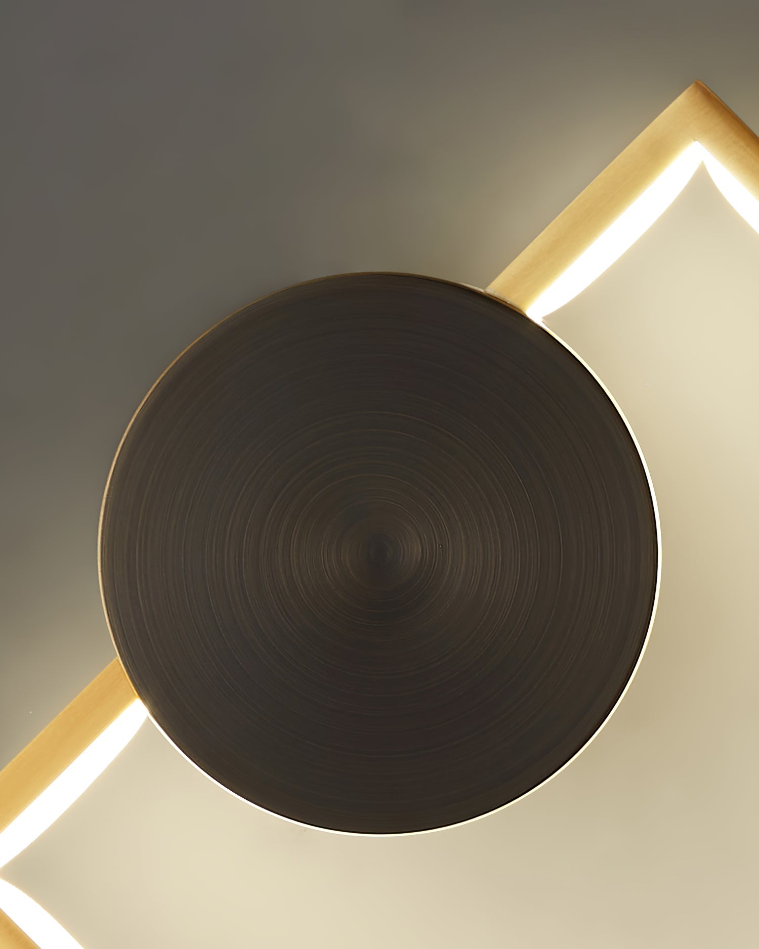 Mosrugs | GeoLight – Sleek Geometric Wall Lamp for Contemporary Spaces