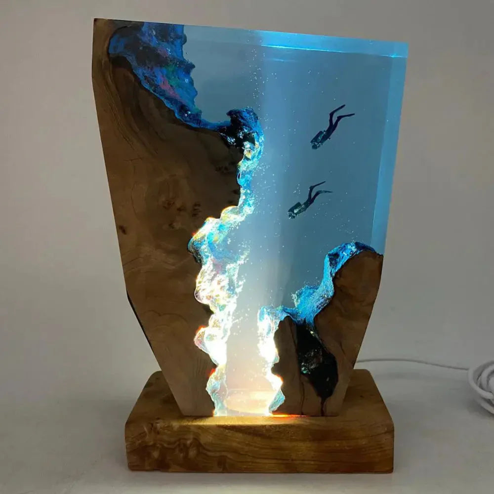 Mosrugs | Marideep – Deep Sea Diver Table Lamp with Wooden Base & Ambient Lighting