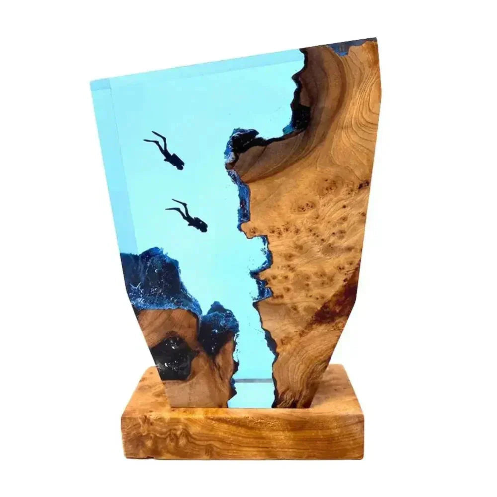 Mosrugs | Marideep – Deep Sea Diver Table Lamp with Wooden Base & Ambient Lighting