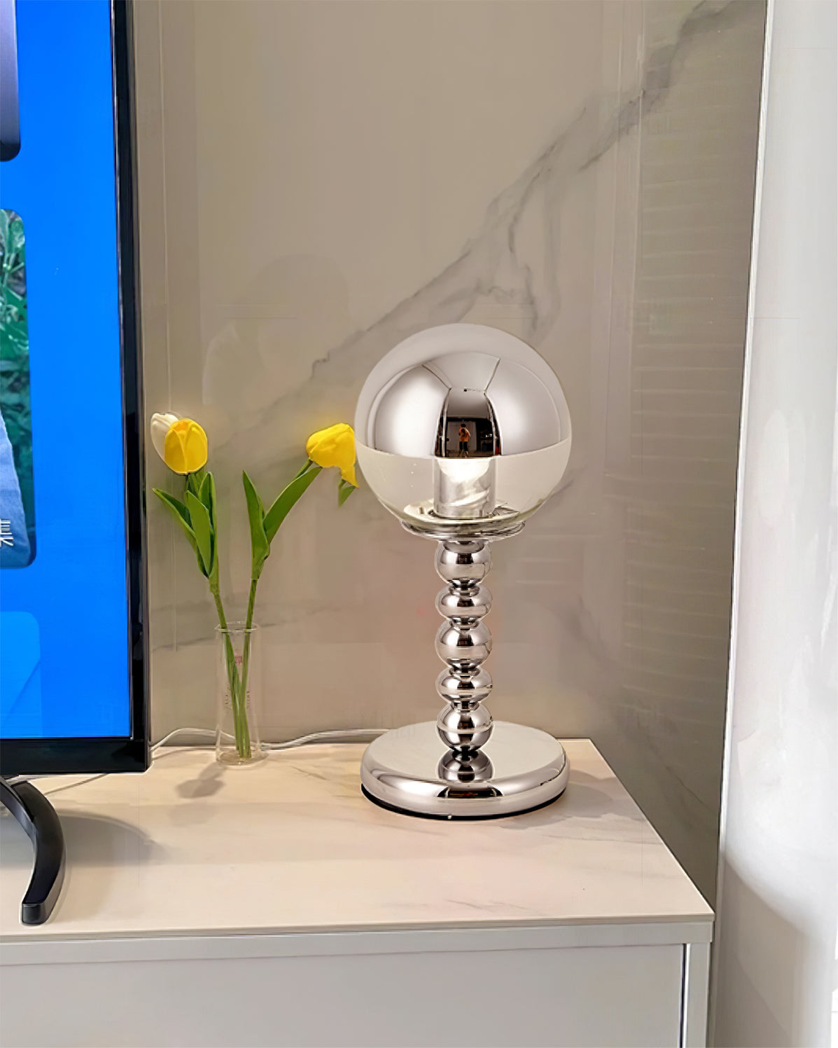 Mosrugs | MirrorGlow – Minimalist Chrome Table Lamp