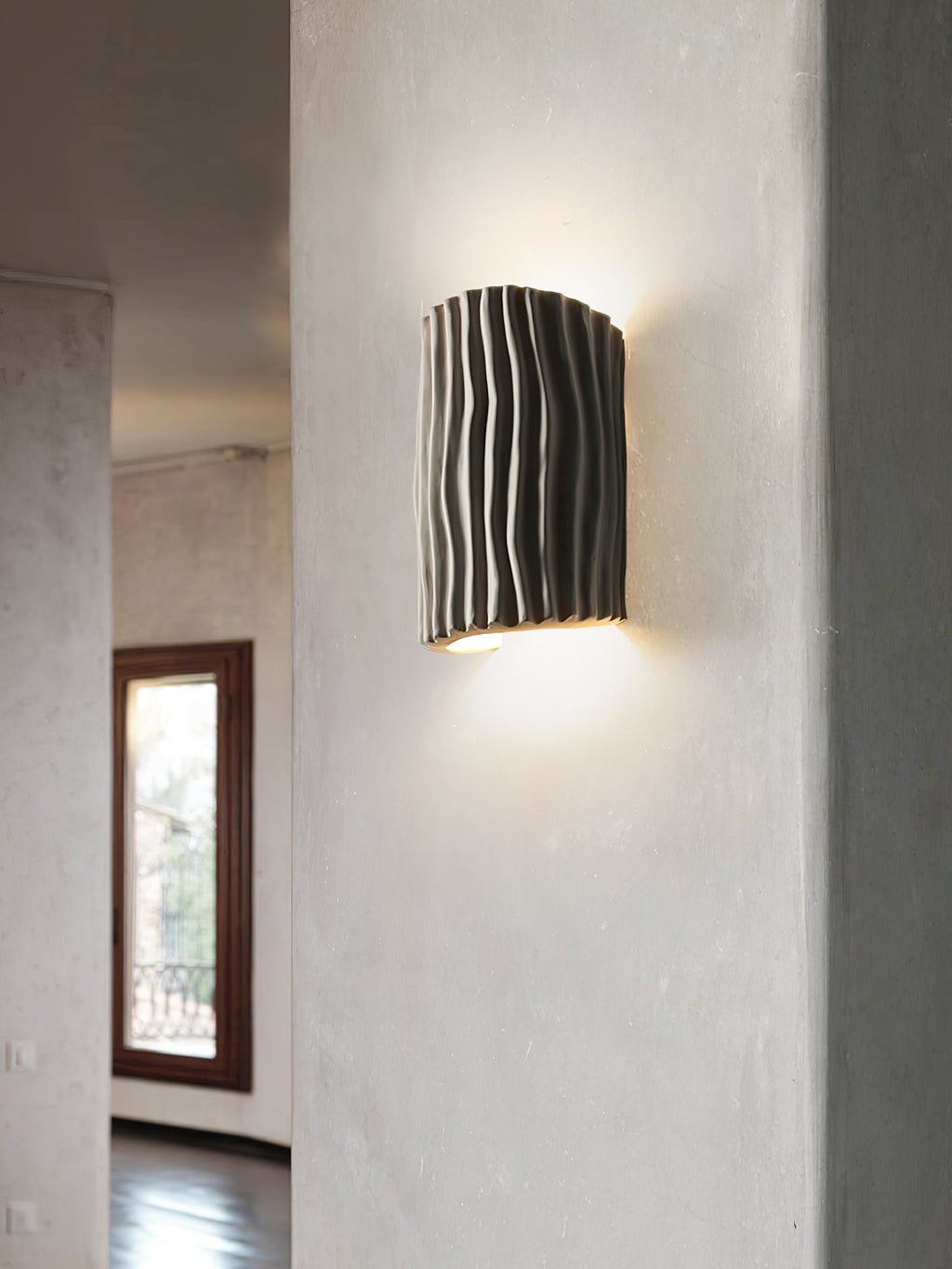 Mosrugs | NordicLuxe – Resin Wall Light with Warm and Inviting Glow