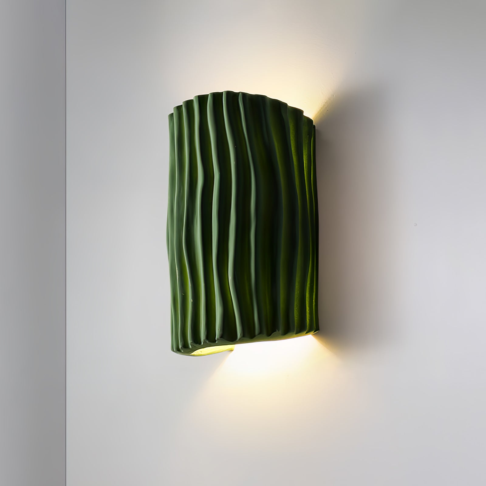 Mosrugs | NordicLuxe – Resin Wall Light with Warm and Inviting Glow