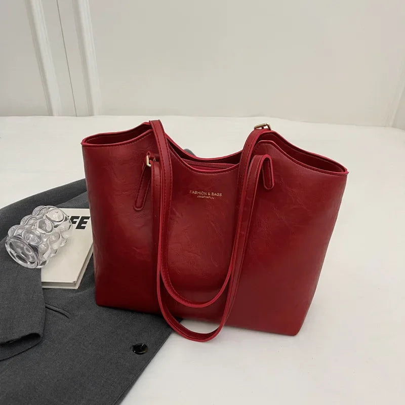 Mosrugs | Mirella | Classic Women’s Shopper Bag with Charm – Elegant, Spacious & Timeless