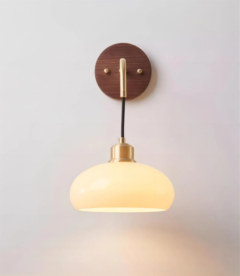 Mosrugs | WalnutEdge – Modern Wall Lamp in Walnut and Brass