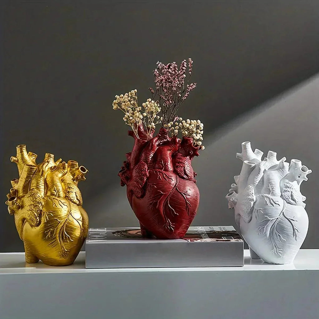Mosrugs | LoveAura - Ceramic Heart-Shaped Vase