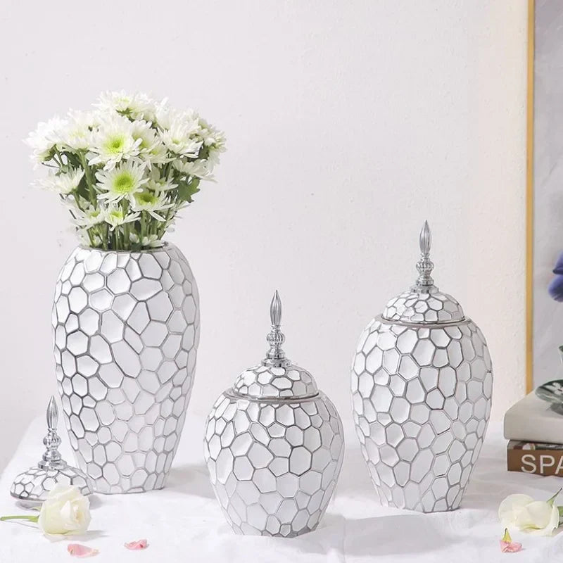 Mosrugs | GoldenPattern | Ceramic Vase with Luxurious Gold Accents – Modern Decorative Home Piece