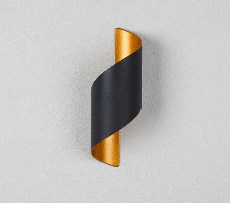 Mosrugs | IronEdge – Modern Wall Light Crafted from Iron and Acrylic