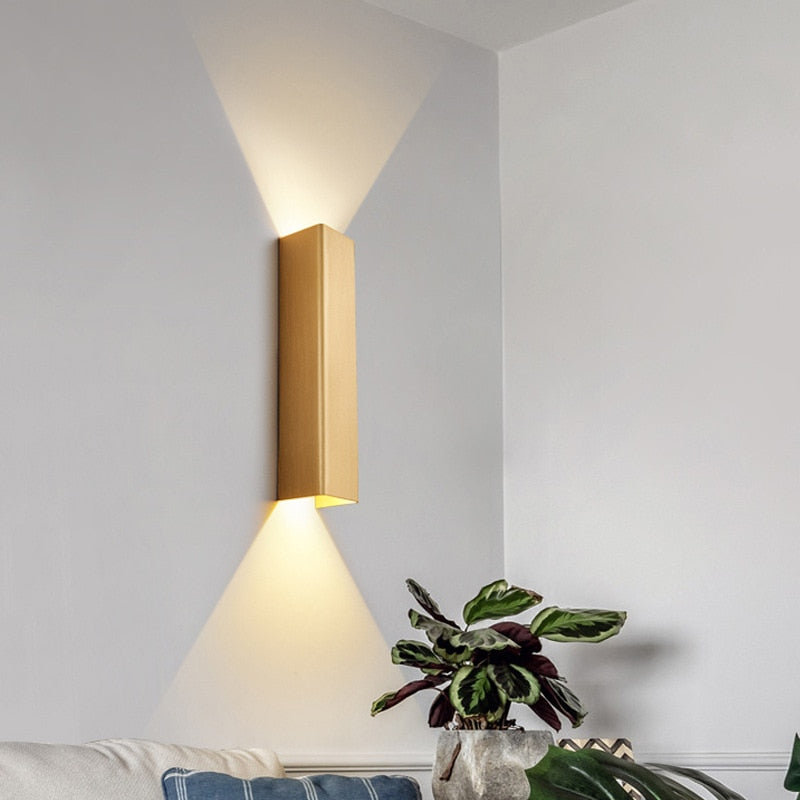 Mosrugs | BeamLuxe – Sleek Outdoor Lamp for Contemporary Spaces