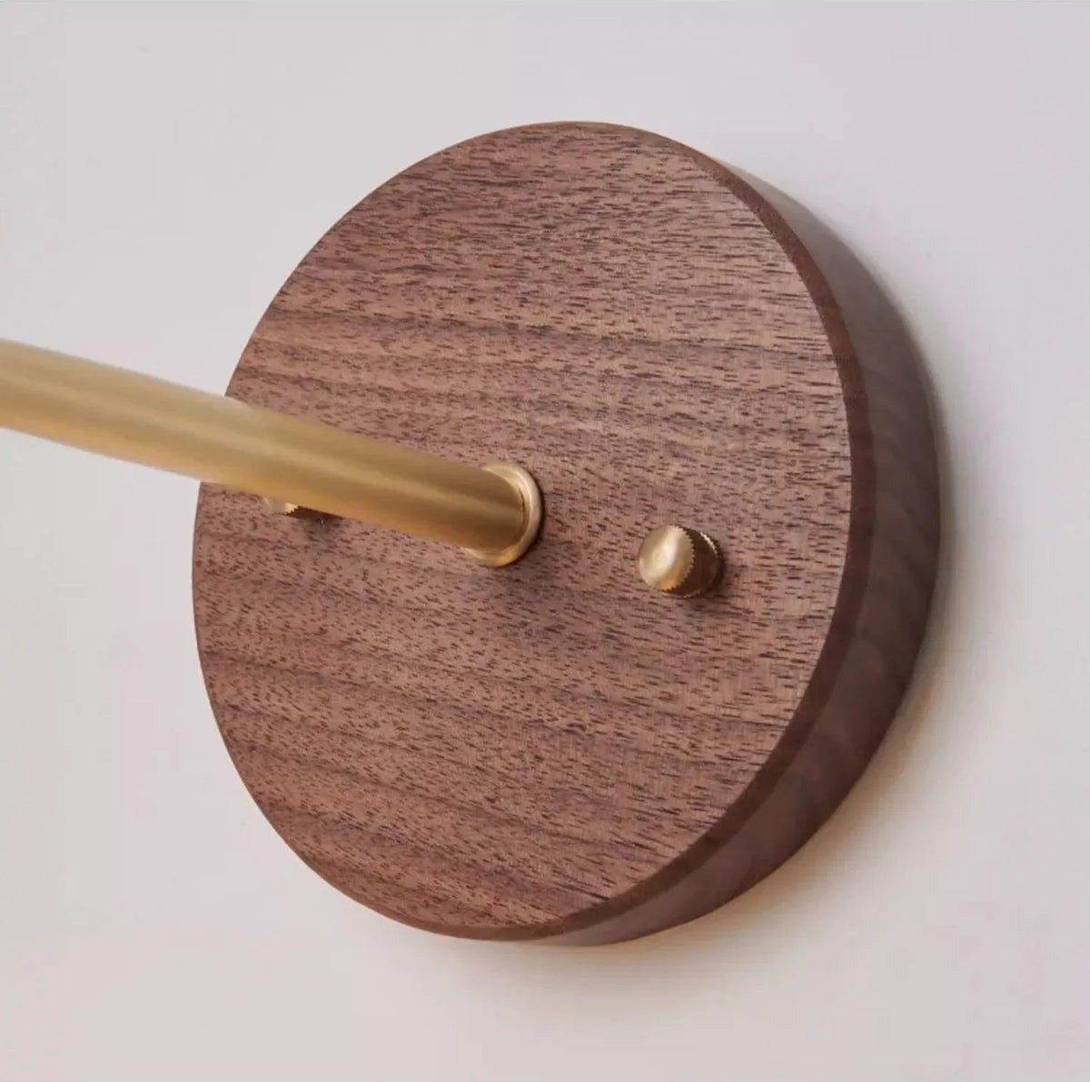 Mosrugs | WalnutEdge – Modern Wall Lamp in Walnut and Brass
