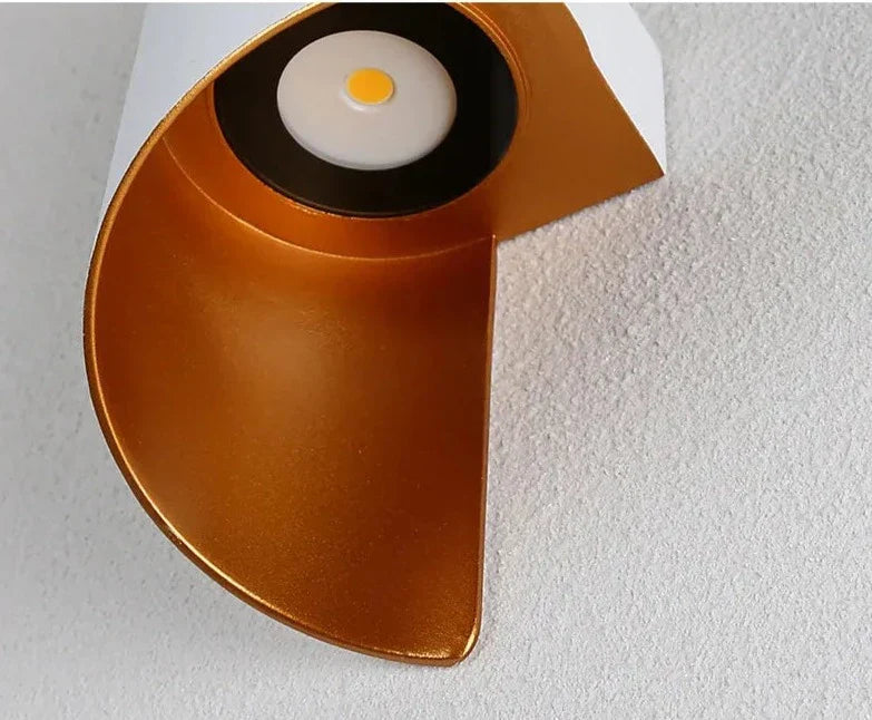 Mosrugs | IronEdge – Modern Wall Light Crafted from Iron and Acrylic