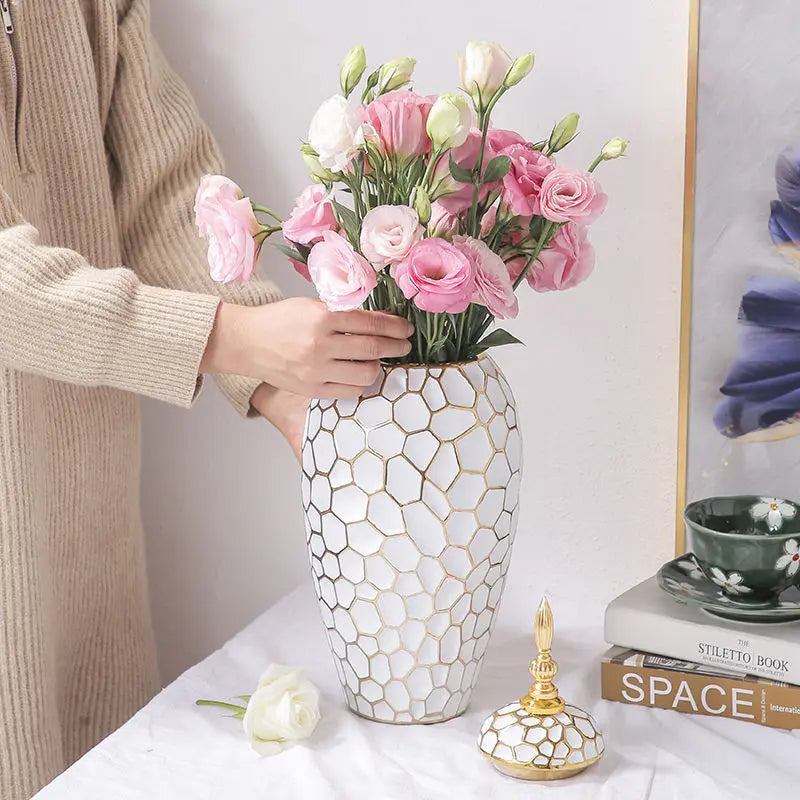 Mosrugs | GoldenPattern | Ceramic Vase with Luxurious Gold Accents – Modern Decorative Home Piece