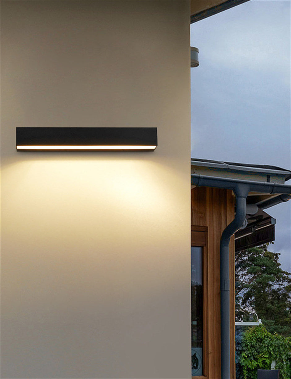 Mosrugs | GardenLux – Elegant Wall Lamp for Garden with Luxurious Glow