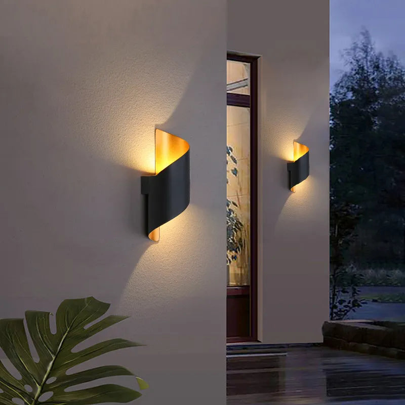 Mosrugs | IronEdge – Modern Wall Light Crafted from Iron and Acrylic