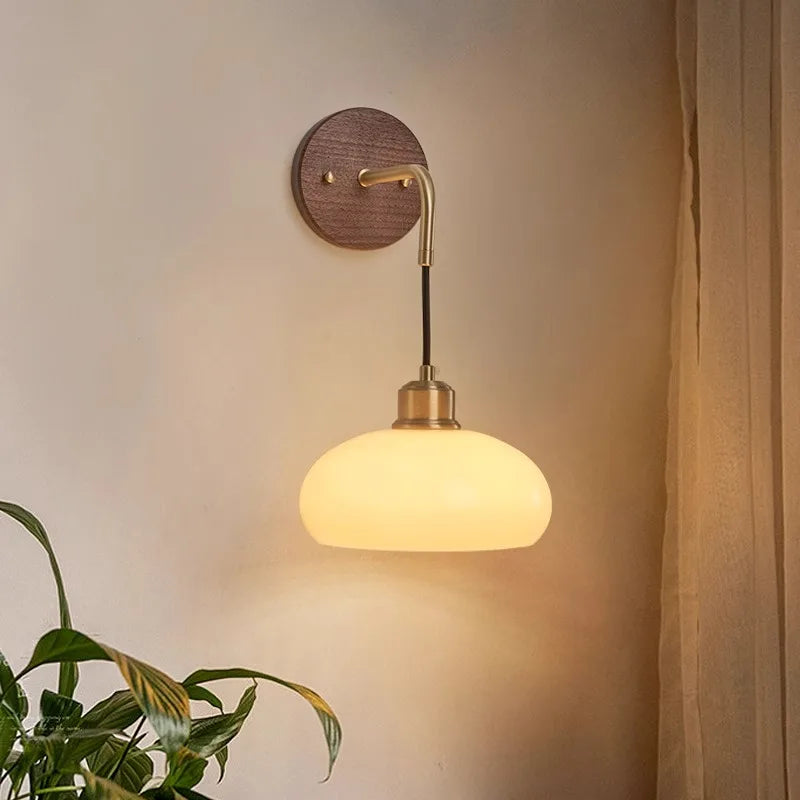 Mosrugs | WalnutEdge – Modern Wall Lamp in Walnut and Brass
