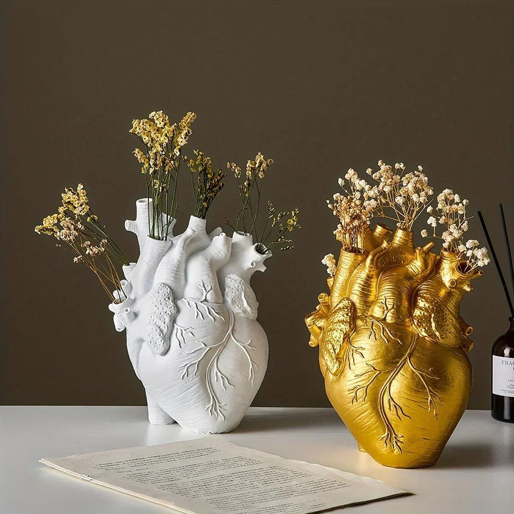Mosrugs | LoveAura - Ceramic Heart-Shaped Vase
