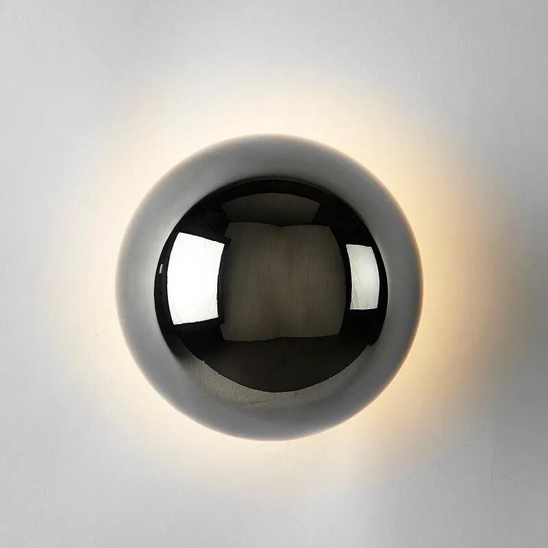 Mosrugs | AuroraLume – Nordic Wall Lamp in Aluminium and Acrylic