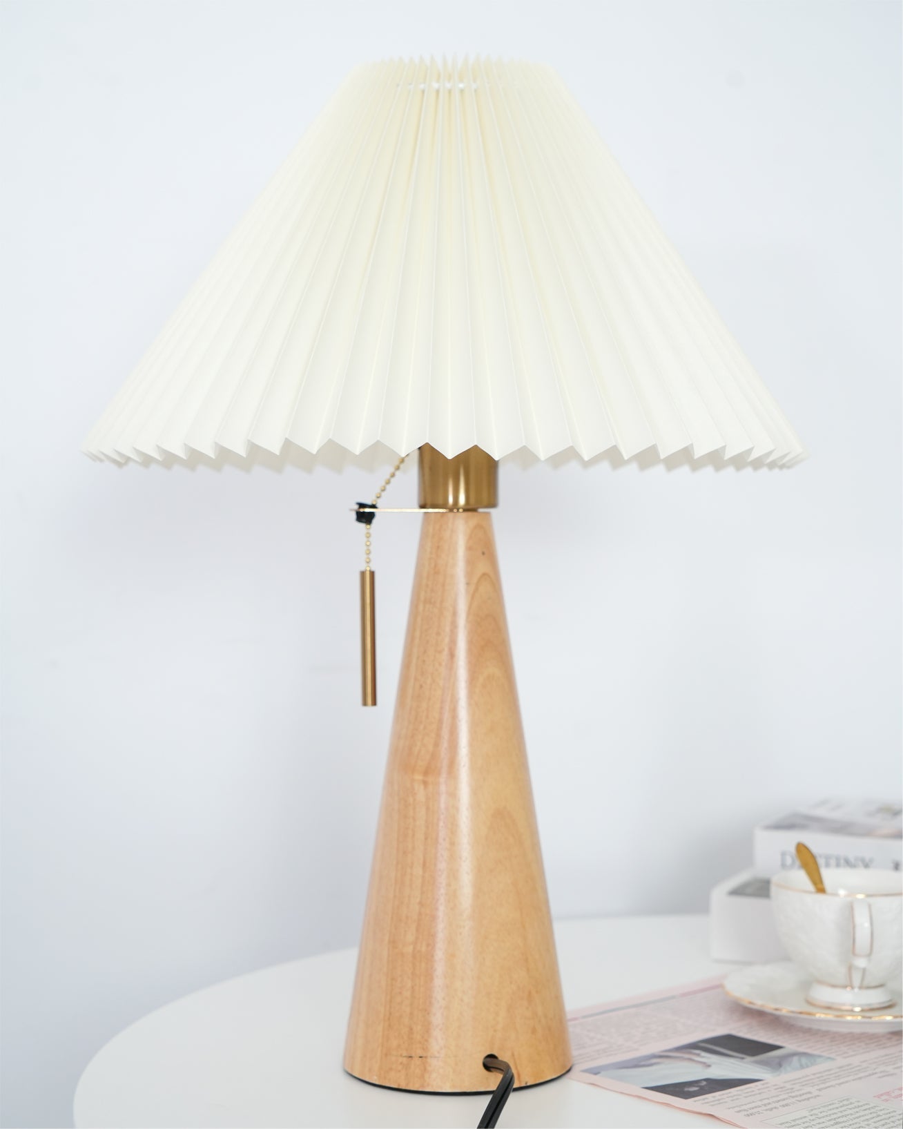 Mosrugs | AntiqueRadiance – Elegant Wood and Metal Table Lamp