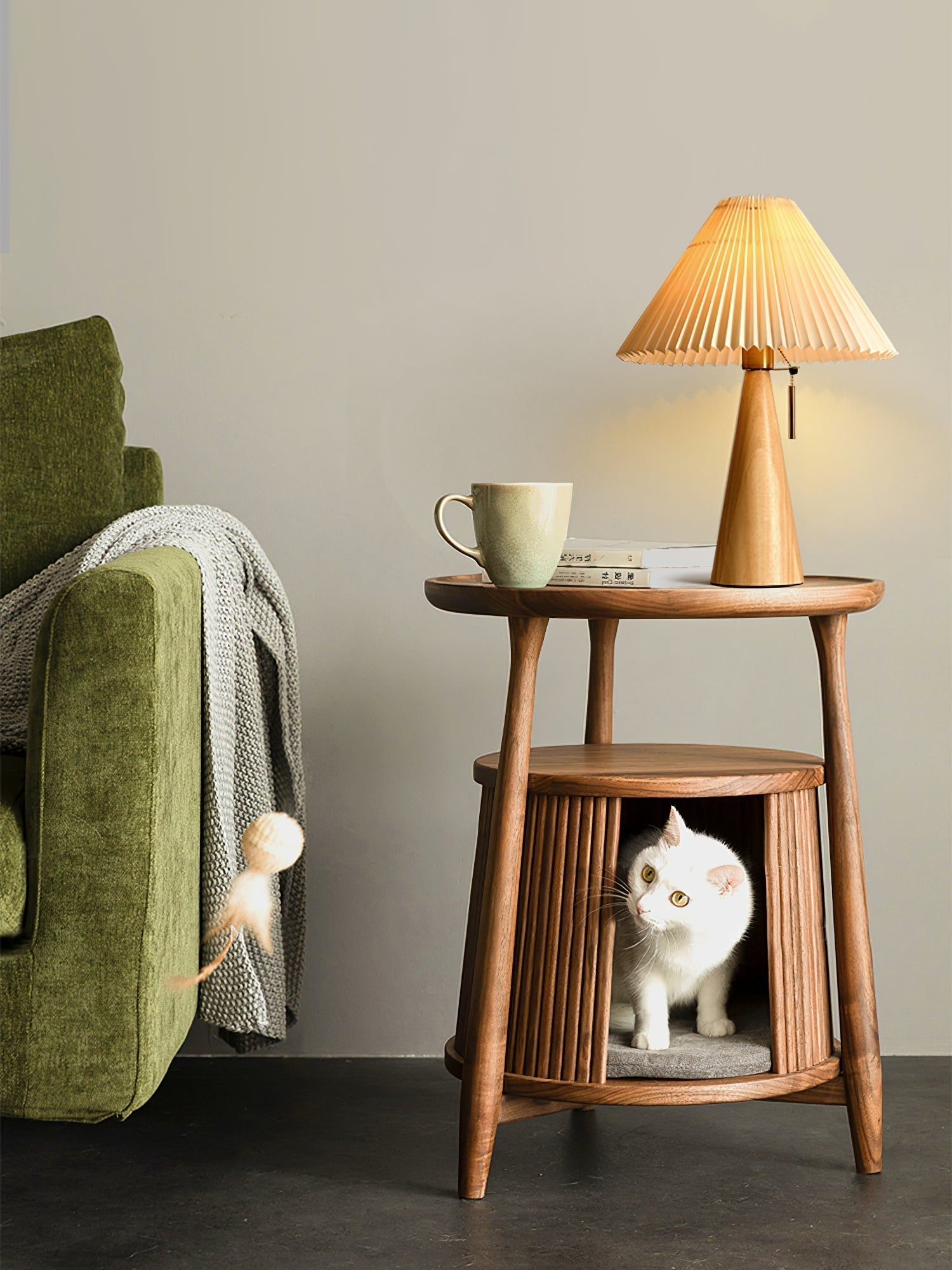 Mosrugs | AntiqueRadiance – Elegant Wood and Metal Table Lamp