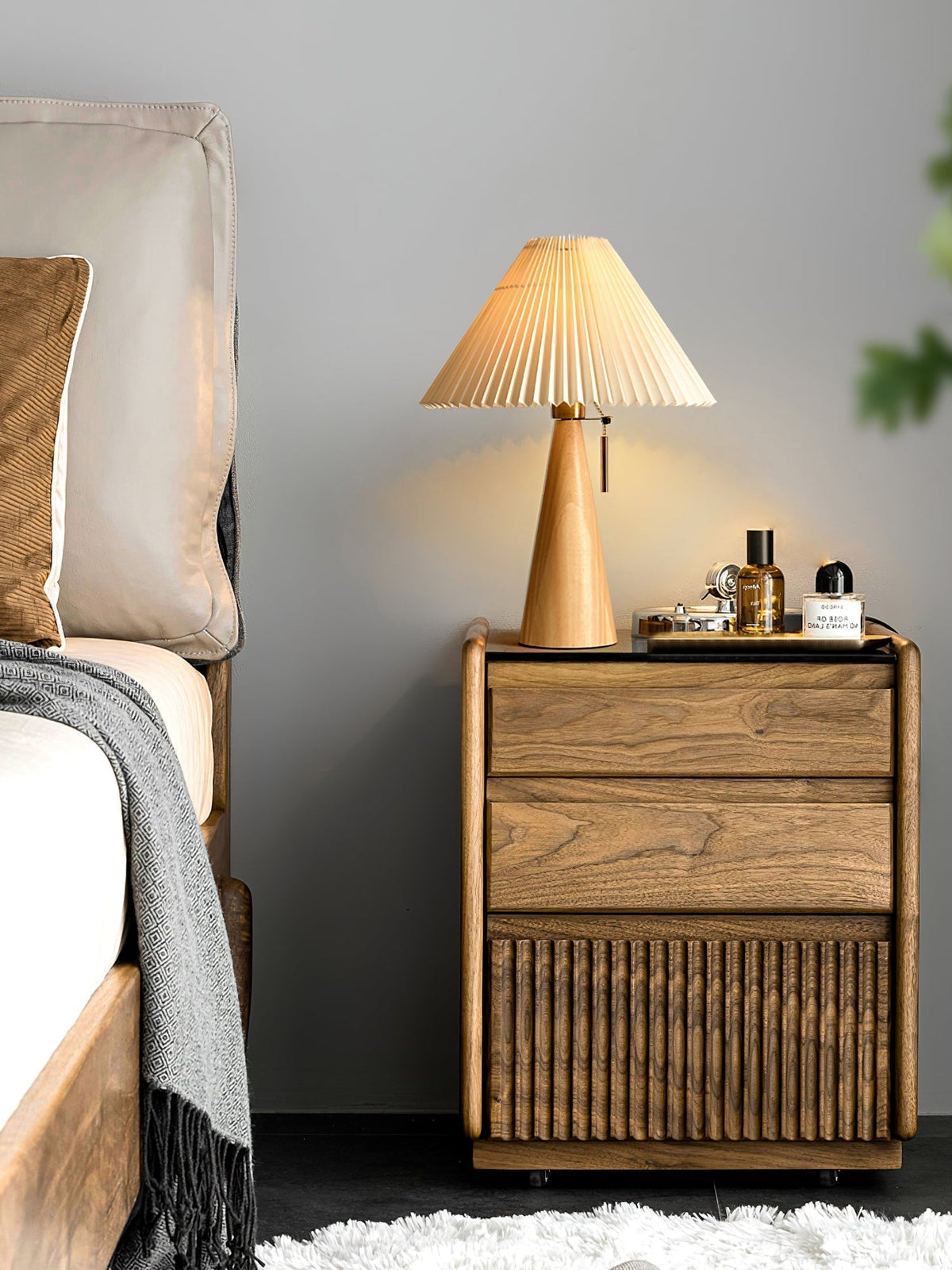 Mosrugs | AntiqueRadiance – Elegant Wood and Metal Table Lamp