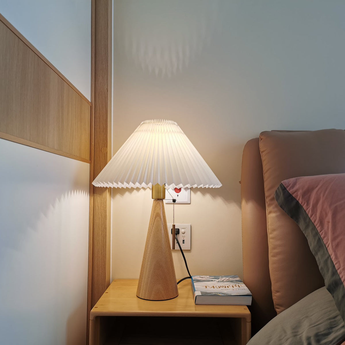 Mosrugs | AntiqueRadiance – Elegant Wood and Metal Table Lamp