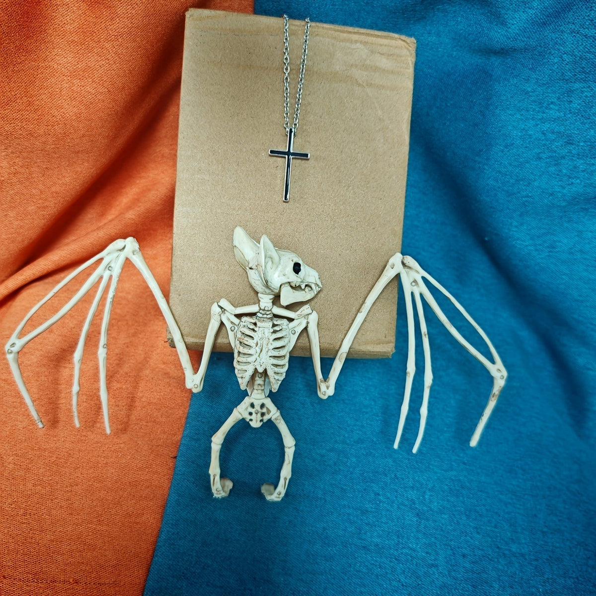 Mosrugs | SpookySkeleton – Gothic Wall Art Hanging Ornament for Halloween