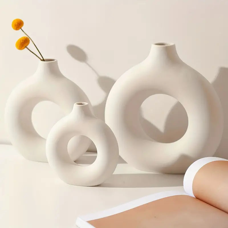 Mosrugs | TranquilGlass - Elegant Vase for a Serene Interior