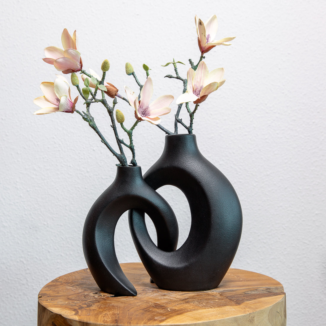 Mosrugs | Gleora Intertwined Ceramic Flower Vase – Elegant Decorative Centrepiece for Modern & Classic Interiors
