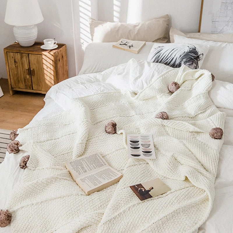 Mosrugs | KnitPom - Adorable Pompon Chenille Blanket