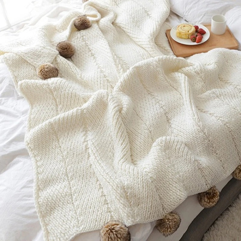 Mosrugs | KnitPom - Adorable Pompon Chenille Blanket