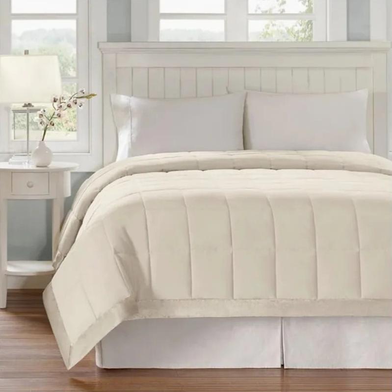 Mosrugs | BlueVelvet - Satin Accent Bedspread