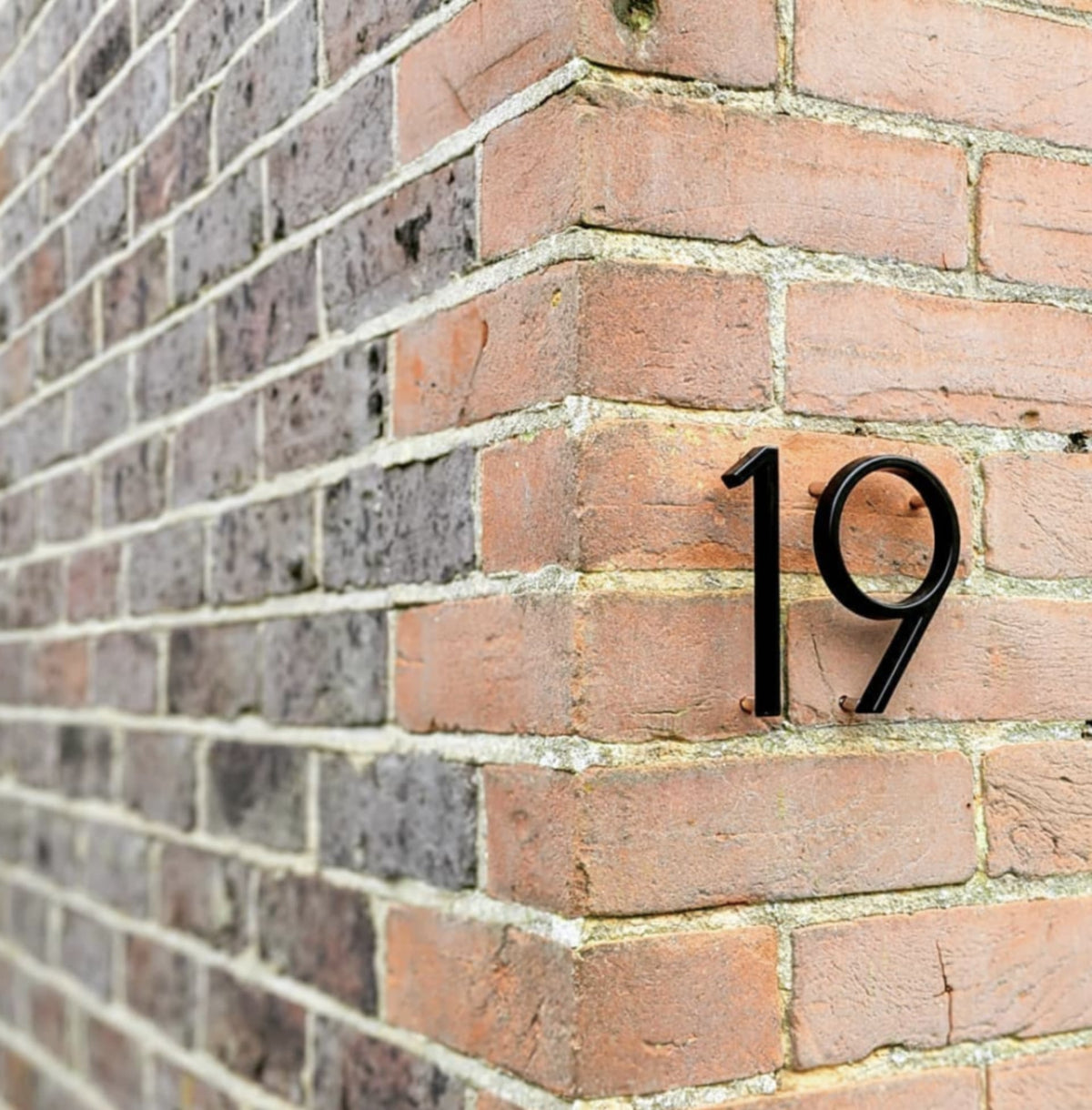 Mosrugs | BoldDigits - Modern Address Numbers